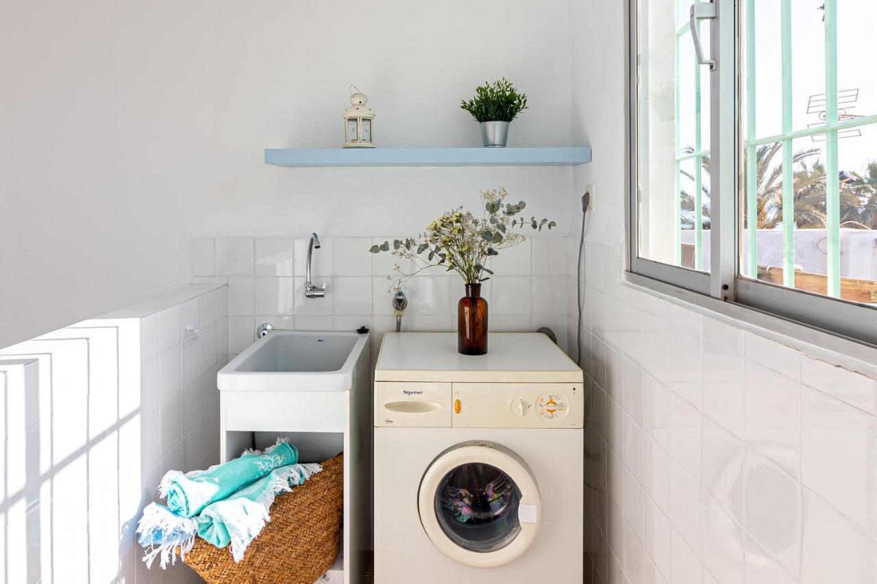 Sea & Wave Al Rolo Beach Apartment Malaga Bagian luar foto