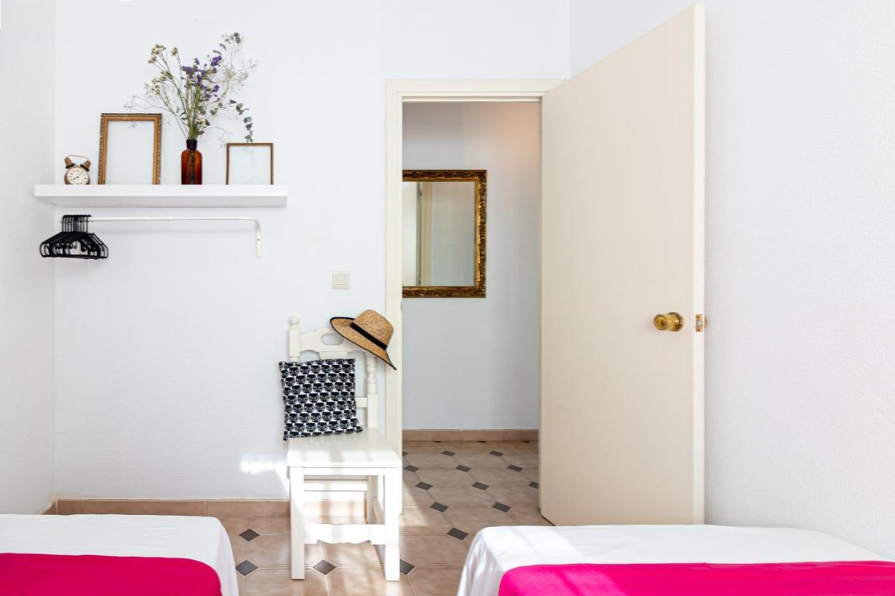 Sea & Wave Al Rolo Beach Apartment Malaga Bagian luar foto