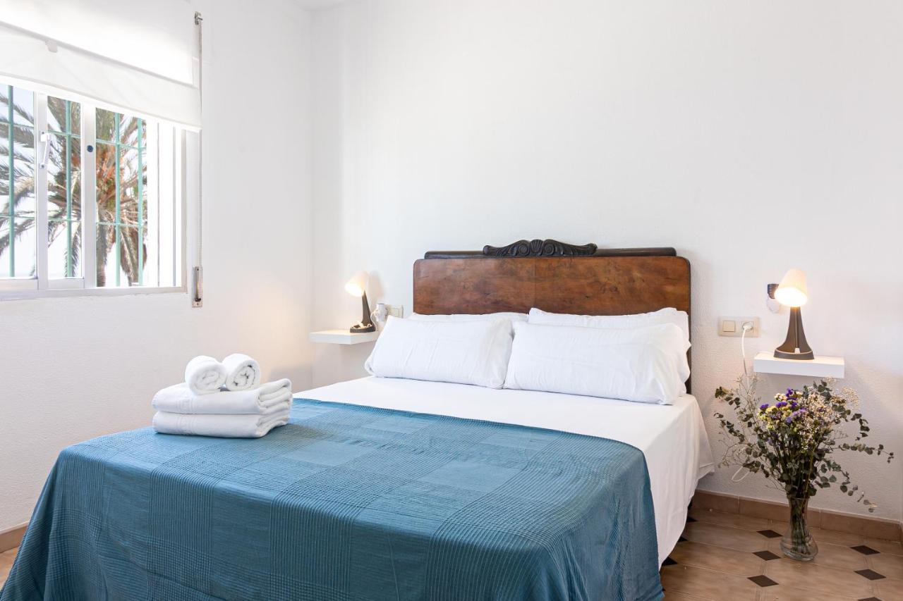 Sea & Wave Al Rolo Beach Apartment Malaga Bagian luar foto
