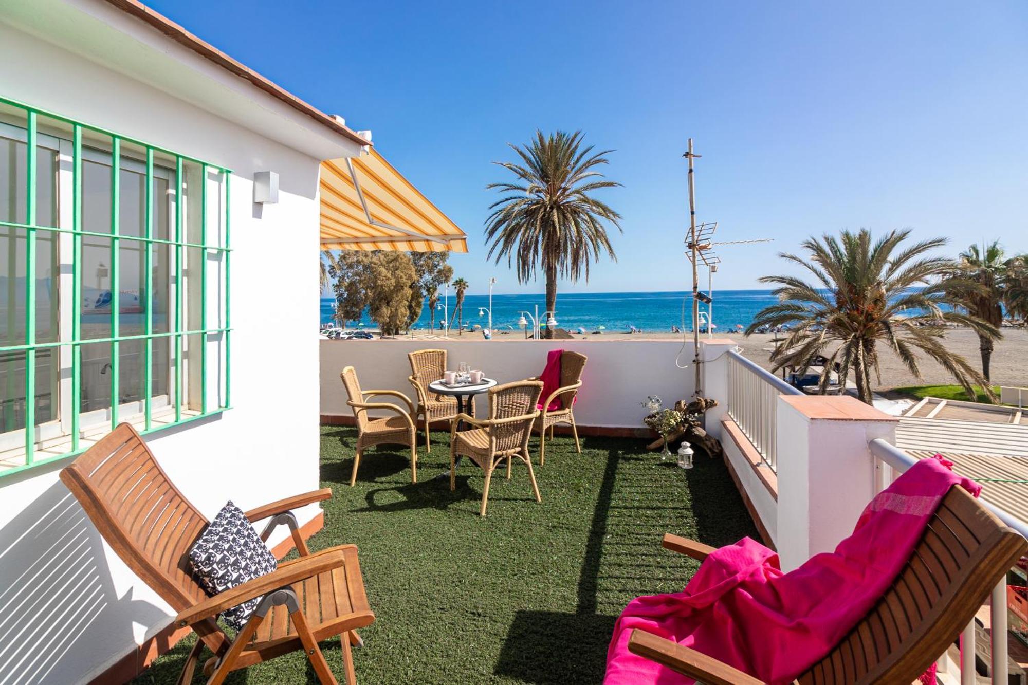 Sea & Wave Al Rolo Beach Apartment Malaga Bagian luar foto