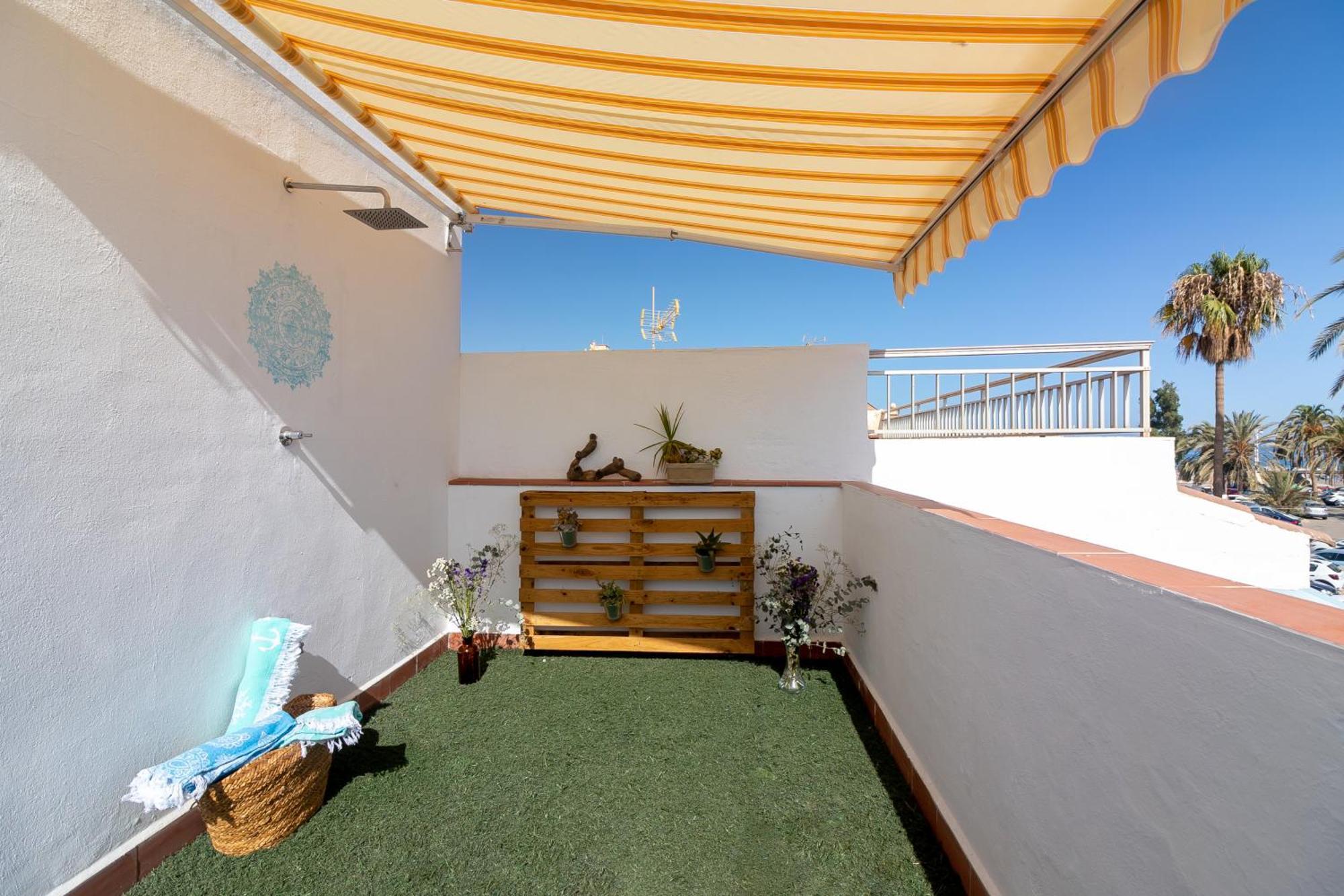 Sea & Wave Al Rolo Beach Apartment Malaga Bagian luar foto